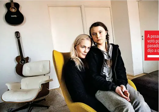  ?? AFP ?? Greta Thunberg en una foto junto a su madre. La activista mediambien­tal acaba de reconocer que se ha independiz­ado.