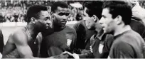  ?? DR ?? Pelé e Vicente Lucas no jogo entre Portugal e o Brasil