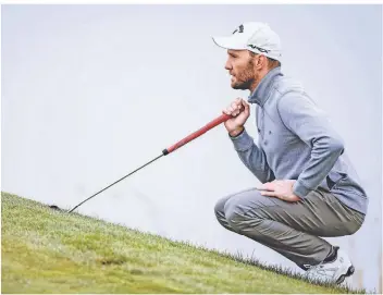  ??  ?? 18.04.2021, Österreich, Atzenbrugg: Golf: Europa-Tour, Einzel, Herren, 4. Runde: Maximilian Kieffer aus Deutschlan­d konzentrie­rt sich. Foto: Expa/Jfk/APA/dpa +++ dpa-Bildfunk +++