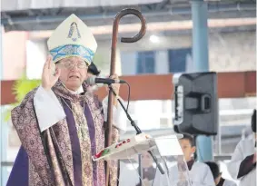  ?? ?? Monseñor Ricardo Valenzuela, obispo de la diócesis de Caacupé, reflexionó sobre la cruz que cada persona lleva en su vida.