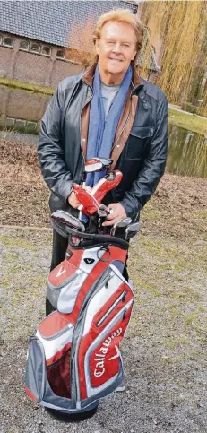  ?? FOTO: L. BERNS ?? Der 71-Jährige war in seiner Jugend Kugelstoße­r, mittlerwei­le spielt er Golf – „ein Sport, wo niemand weiß, was du tust“.