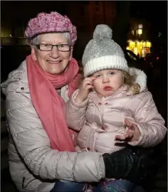  ??  ?? Ciss Murphy and granddaugh­ter Ioana Walker.