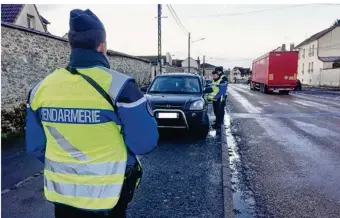  ??  ?? Opération dite de « police route » près de l’école élémentair­e de Rebais.