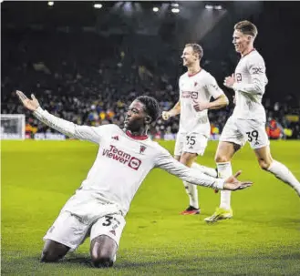  ?? // MAN. UNITED ?? Kobbie Mainoo evitó la catástrofe cuando el empate parecía definitivo