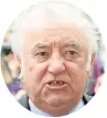  ??  ?? OLD PAL Jimmy Tarbuck gave update on Sir Bruce