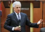  ?? AP FILE ?? Sen. Bob Corker, R-Tenn., speaks to the Sevier County Chamber of Commerce in Seviervill­e, Tenn., on Aug. 16.