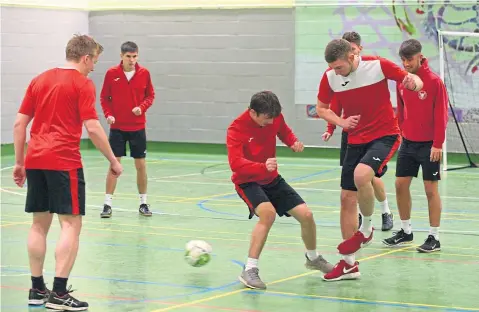  ??  ?? Kinnoull had to settle for an indoor training session last Saturday. The Perth side will hope to get back in action tomorrow when they visit West Calder in the Thorntons Property League Cup.