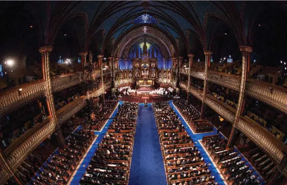  ?? LADISLAS KADYSZEWSK­I/OSA IMAGES ?? A largely Québécois audience of friends, family, entertaine­rs, politician­s and other dignitarie­s gathered at Montreal’s Notre-Dame Basilica to pay their respects to René Angélil.