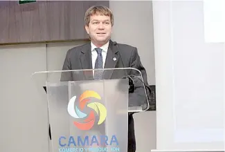  ?? F.E ?? Ricardo Koening tuvo a su cargo pronunciar la conferenci­a “Arbitraje Internacio­nal”.