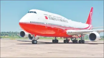  ??  ?? El aeropuerto internacio­nal Silvio Pettirossi recibió ayer la llegada de aviones de gran porte en los que llegaron delegacion­es de los gobiernos de Turquía y Japón.