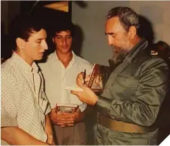  ??  ?? Las protestas de Cerro Belmonte adquiriero­n dimensión internacio­nal tras la aparición en escena de Fidel Castro, que mostró sus simpatías a los vecinos e invitó a algunos de ellos a Cuba para conocer de primera mano su caso.