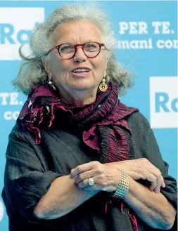  ??  ?? Conduttric­e Roberta Petrelluzz­i vive a Roma ma è cresciuta in Bergamasca