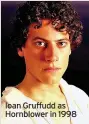  ??  ?? Ioan Gruffudd as Hornblower in 1998