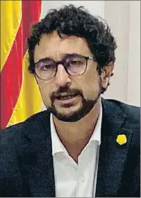  ?? DANI DUCH ?? Laura Borràs y Damià Calvet oficializa­ron ayer sus candidatur­as a las primarias de Junts per Catalunya