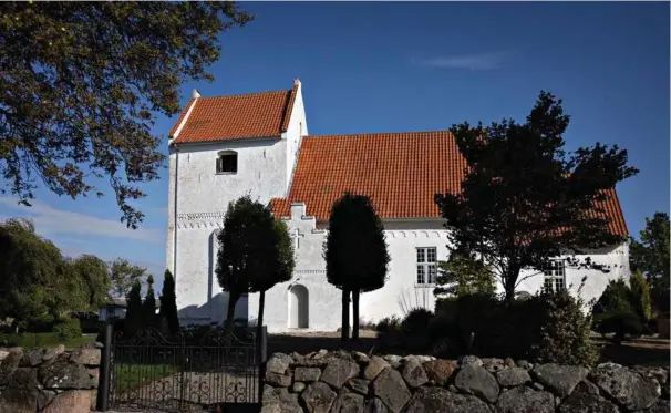  ?? ?? Folkekirke­n er Danmarks tredjestør­ste jordejer. I alt råder folkekirke­n over 11.000 hektar jord, hvoraf størstedel­en forpagtes af landmaend. Arkivfoto: Brian Karmark