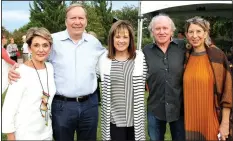  ?? NWA Democrat-Gazette/CARIN SCHOPPMEYE­R ?? Rosemary Faucette (from left), Bill and Judy Schwab and Greg House and Beverly Block gather at Chefs in the Garden.