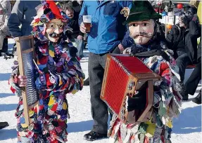  ??  ?? Maschkera im Werdenfels­er Land – GARMISCH PARTENKIRC­HEN