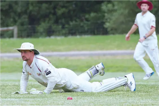  ?? ?? Right: Drouin wicketkeep­er Damon Healy can only watch as a ball down the leg side sneaks past him in division one.
Photograph­s by MICHAEL ROBINSON.