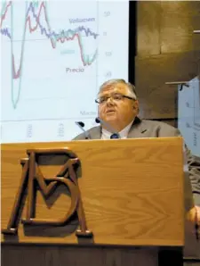  ??  ?? Presentaci­ón de Agustín Carstens, gobernador del Banxico.