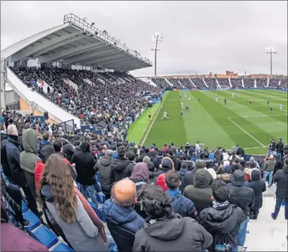  ??  ?? FORTÍN EUROPEO. Sólo los más grandes de Europa superan la racha invicta del Leganés en Butarque.