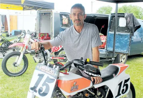  ?? BERND FRANKE/POSTMEDIA NEWS ?? Chris Evans of Jordan Station celebrated his 54th birthday on Friday. A night later he raced to two feature wins at Welland County Speedway.