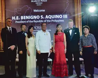  ??  ?? Adriano Vences – General Manager of Marco Polo Ortigas Manila ; Samuel L. Po – President and CEO of Xin Tian Ti Developmen­t Corporatio­n ; Pearl Peralta-Maclang – Director of Sales and Marketing for Marco Polo Ortigas Manila ; H.E. President Benigno...