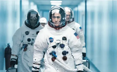  ?? DANIEL MCFADDEN / UNIVERSAL PICTURES VIA THE ASSOCIATED PRESS ?? Ryan Gosling has been accused by conservati­ve media outlets of downplayin­g Neil Armstrong’s American greatness.