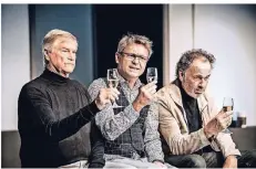  ?? RP-FOTO: ANDREAS ENDERMANN ?? Jochen Busse, René Heinersdor­ff und Hugo Egon Balder (v.l.) spielen in „Komplexe Väter“.