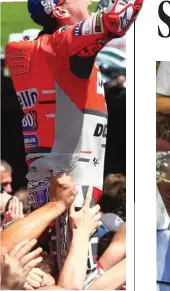  ?? ALESSANDRO BIANCHI/REUTERS ?? PECAH TELUR: Jorge Lorenzo merayakan kemenangan di Sirkuit Mogello kemarin.