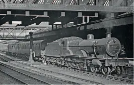  ??  ?? Right: An evocative scene indeed as Compound No. 41057 waits to leave Nottingham Midland station beneath the bridge carrying the former Great Central main line with a local service to Derby around 1950. The locomotive was withdrawn in May 1953. MORTONS RAILWAY MAGAZINE ARCHIVE/ JP WILSON.