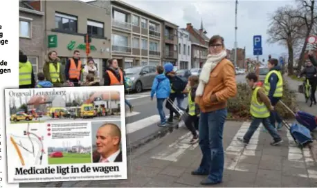  ?? FOTO ERIK VANDEWALLE ?? Emelie Heller op het zebrapad in de Dorpsstraa­t in Stabroek, waar ze jarenlang naar school ging. De vrouw had bijna vier jaar geleden een zwaar ongeval. Dankzij de vzw Rondpunt probeert ze de draad van haar leven weer op te nemen.