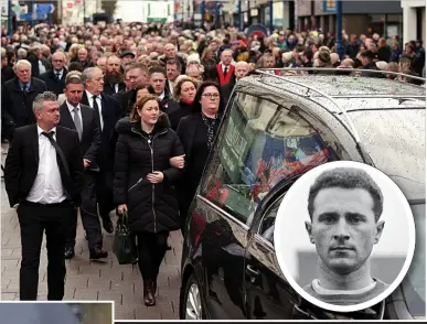  ?? Pictures: PRESS EYE, PA & GETTY ?? Coleraine mourners packed the streets for the send-off of Harry, inset