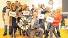  ?? FOTO: PRIVAT ?? Die Theatergru­ppe Laupertsha­usen spielt „Besser spät als nie“.