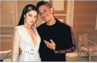  ?? INSTAGRAM ?? Manuela y su padre, Alejandro Sanz, en una foto compartida con sus ‘followers’.