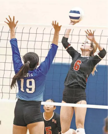  ?? MICHAEL KARAS ?? Northern Highlands vs. Saint Mary in the girls volleyball Bergen County Tournament Round of 16 at Northern Valley at Old Tappan.