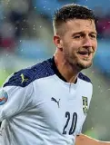  ??  ?? Mezzala Milinkovic-Savic, 25 anni