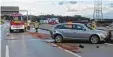  ?? Foto: Feuerwehr Friedberg ?? Serienunfa­ll auf der A8: Stundenlan­g war die Autobahn am Dienstagab­end ge sperrt.