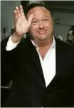  ??  ?? Alex Jones, banido das redes sociais