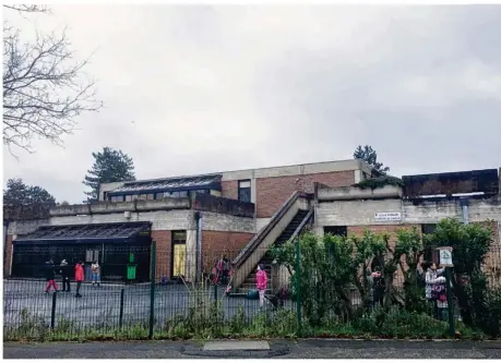  ??  ?? L’école Charles-de-Gaulle fait partie des écoles signalées comme polluées au plomb sur la liste établie par l’associatio­n Robin des Bois.