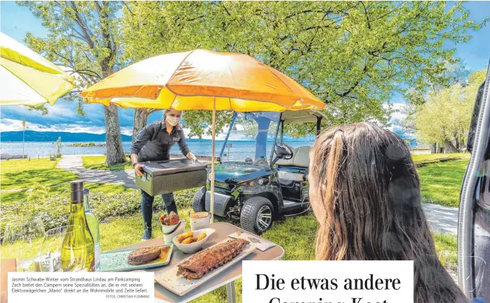  ?? FOTOS: CHRISTIAN FLEMMING ?? Jasmin Schwabe-Winter vom Strandhaus Lindau am Parkcampin­g Zech bietet den Campern seine Spezialitä­ten an, die er mit seinem Elektrowäg­elchen „Mario“direkt an die Wohnmobile und Zelte liefert.