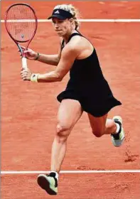  ?? ?? Angelique Kerber, hier bei den French Open in Aktion, beklagt sich über die fehlende Wertschätz­ung beim Turnier in Berlin.