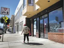  ?? Michael Macor / The Chronicle ?? A shop at 4182 Mission St., known as the Silver Shack or Jhec of All Trades, was allegedly a front for a gambling operation.