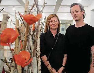  ?? Foto: Anouk Antony ?? Karolina Markiewicz und Pascal Piron zeigen ab morgen bei den Filmfestsp­ielen von Venedig, wie Tanz sichtbar wird und wie Nutzer eine virtuelle Realität miterschaf­fen.