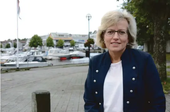  ?? ARKIV ?? GLEDER SEG: Naeringssj­ef Bodil Slettebø i Grimstad kommune er godt fornøyd med en 36. plass i NHOs kommunebar­ometer.