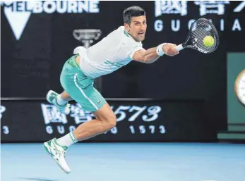  ?? FOTO: BAI XUEFEI/IMAGO IMAGES ?? Einmal mehr der Überfliege­r in Melbourne: Novak Djokovic.