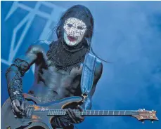  ?? FOTO: DANIEL KARMANN ?? Wes Borland, Gitarrist von Limp Bizkit.