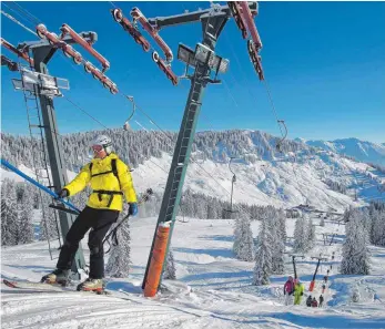  ?? FOTO: DPA ?? Das Skigebiet Grasgehren am Riedbergpa­ss: Durch eine Skischauke­l soll es mit dem Gebiet Balderschw­ang verbunden werden.