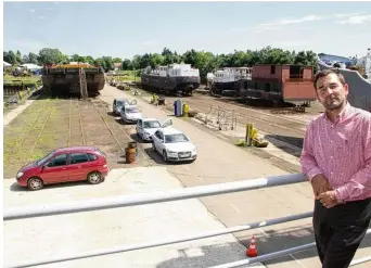  ??  ?? Stéphane Huet, directeur du tout nouveau chantier naval Seine et Oise, ne fera pas d’économies sur la sécurité.