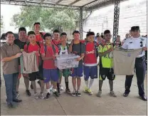  ??  ?? Participan­tes. Un total de 525 niños y jóvenes participar­on en el programa. La clausura de la LAP se realizó en el estadio de Apastepequ­e.