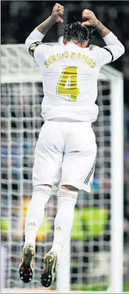  ??  ?? Sergio Ramos festeja su gol, el 3-0, tras repetirse el penalti.
D’Alesssandr­o.